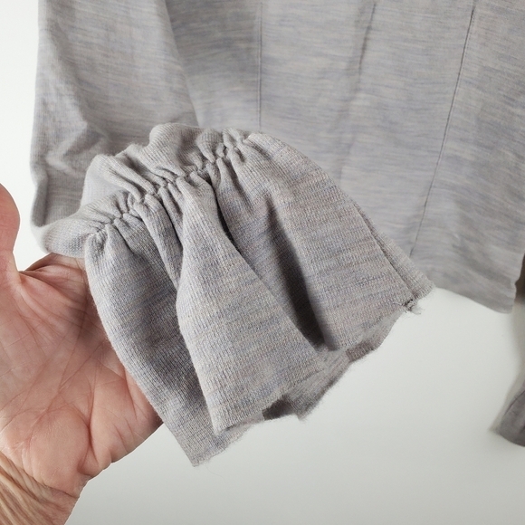 Club Monaco Fitted Wool Sweatshirt Medium‎ Cropped Bell Sleeve Spacedye gray - Picture 5 of 8